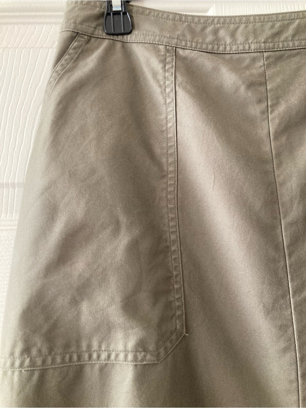 BR Factory Olive poplin front slit skirt - Picture 2 of 5